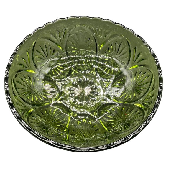 Vintage Anchor Hocking Green Serving Bowl With Star Cameo Medallion Pattern 8x3 - Picture 4 of 5